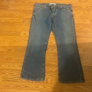 Levi non distressed size 13 short jeans